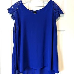 FREE WITH PURCHASE -Blue blouse with lace detail sleeves